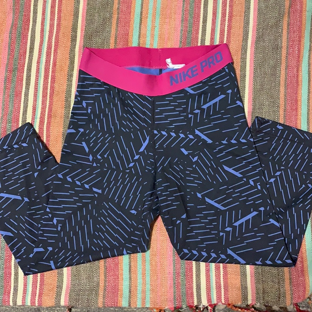 Nike Capris - Picture 2 of 3